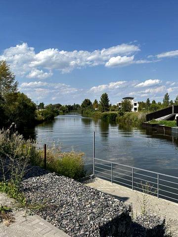 Таунхаус квартира с ремонтом Киев Дарницкий озеро метро застройщик