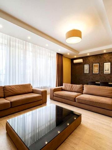 Олександра Кониського вул., 46/11