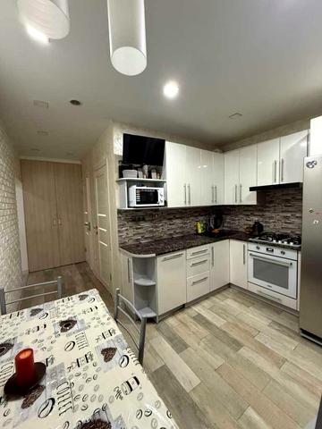 Геннадія Біліченка вул. (Петровського), 33