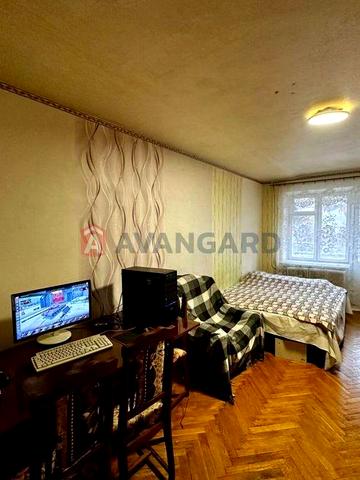 Продам 2 комнатную квартиру район пр. Поля/пр. Хмельницкого