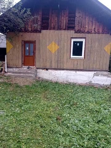Набережна вул., 17