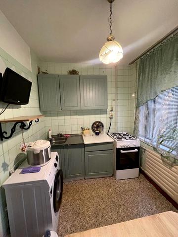 Володимира Івасюка просп. (Героїв Сталінграду), 44