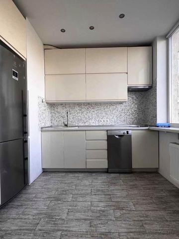 Валерія Лобановського просп. (Червонозоряний), 150-Д