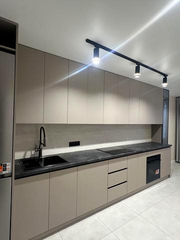 Костянтина Василенка вул. (30-річчя Перемоги), 14в