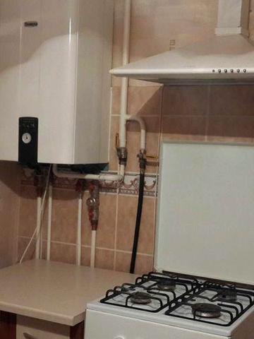 Продам 1-кімнатну кв. в с. Орільське. 3/5 цегляного будинку. Власник.