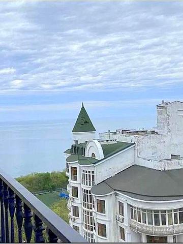 Андрія Гулого-Гуленка вул. (Віце-адмірала Азарова), 6