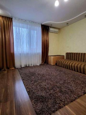 Небесної Сотні вул. (Леніна), 81