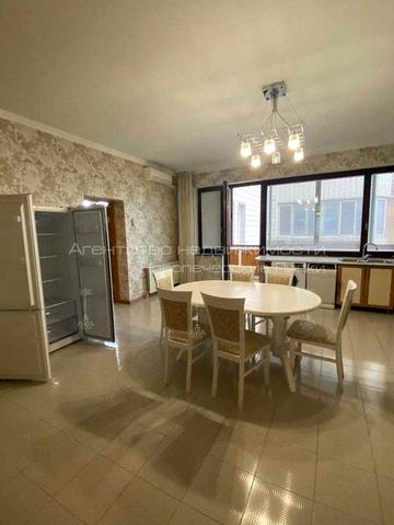 Оренда 4 к квартири 260 м Центр Києва вул Кропивницького 10  Бесарабка