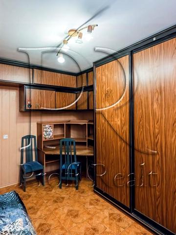 Павла Тичини просп., 8