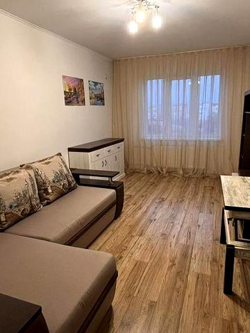 Оренда квартири з ремонтом р- н 5 кутів ( центр)