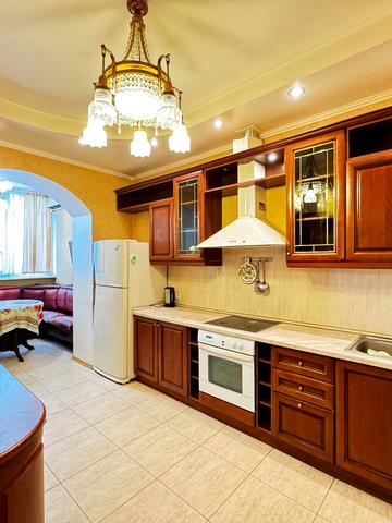 Словянська вул., 10