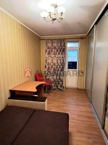 Продаж 2-кімн. квартири Виноградар, вул. Наталії Ужвій, 12