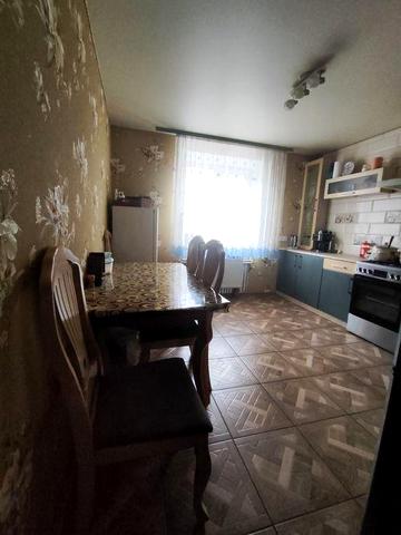 Продається 3 кімнатна квартира