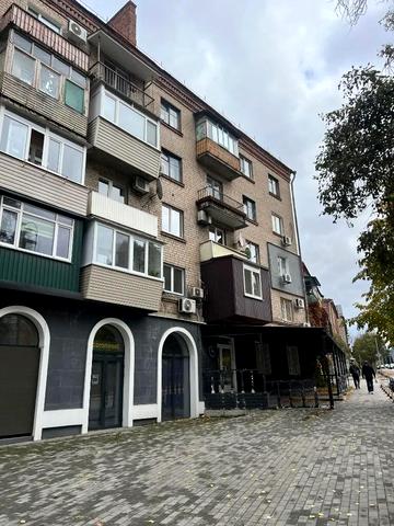 Херсонська вул., 5