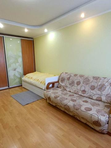 Бориспільська вул., 6