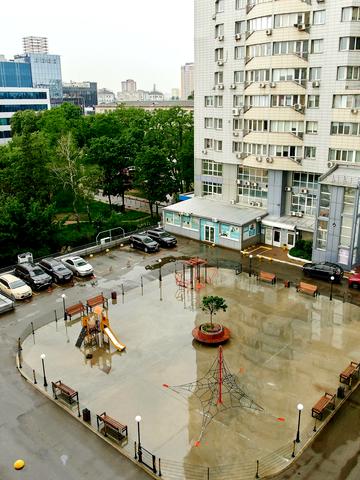 Вадима Гетьмана вул., 1-Б