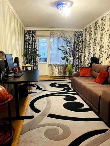 Академіка Сахарова вул., 44