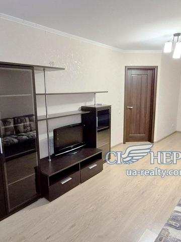 Миру вул., 36