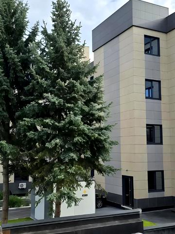 Соборна пл. (Жовтнева), 1