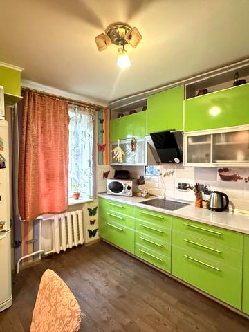 Зелена вул., 51