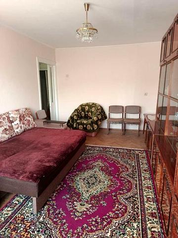 2 кім.квартира вул.Базарна.14000грн. Світло не виключають.