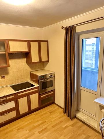 Драгоманова вул., 1-Г