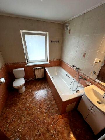 Здається 4-х  кім будинок пр Лобановського