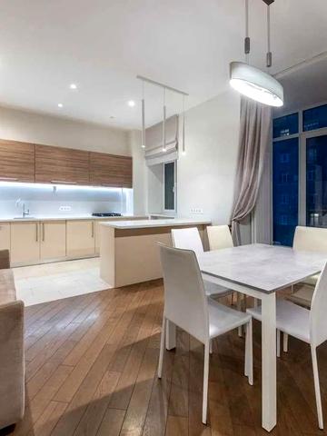 Велика Васильківська вул. (Червоноармійська), 36