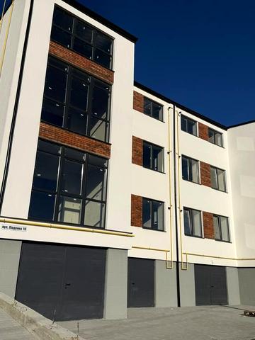 Південна вул., 8