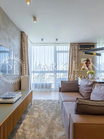 Предславинська вул., 53