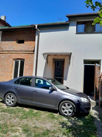 Львівська вул., 30