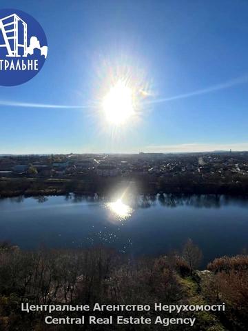 Чорновола вул., 7