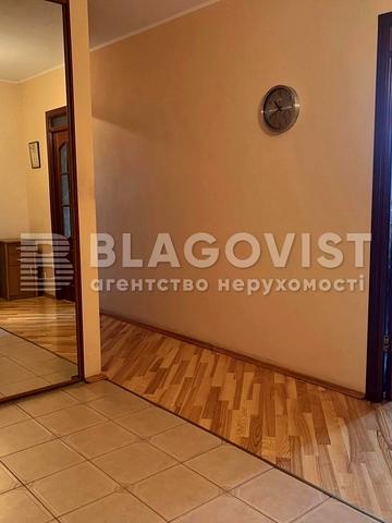 Старонаводницька вул., 8