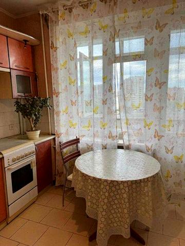 Сдам 3к квартиру на Тенистой 10.