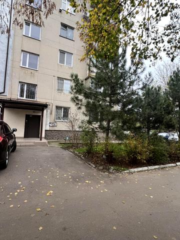 Лабораторна вул., 15