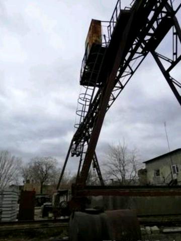 Серпнева вул., 1