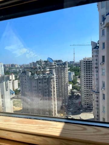 Середньофонтанська вул., 19в