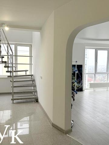 Дубнівська вул., 15