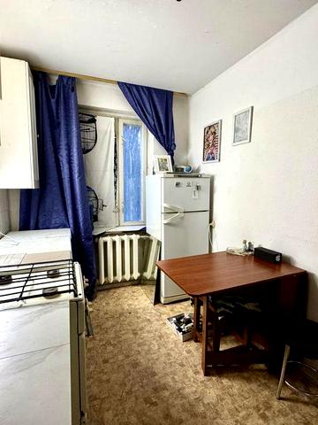 Продаю 2к квартиру на площі Перемоги. ц1