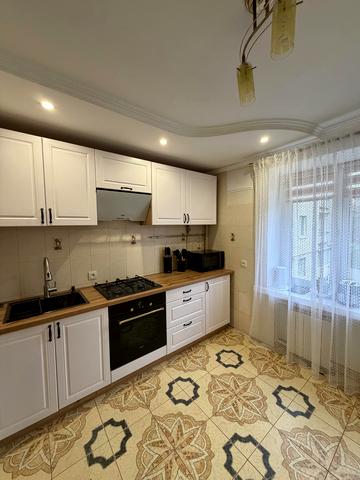 Наливайка вул., 14