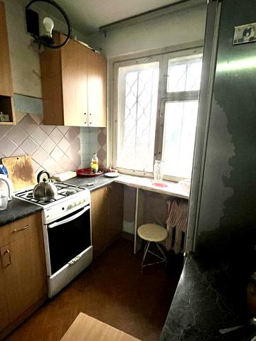 Небесної Сотні просп. (Маршала Жукова), 61