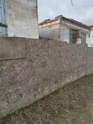 Продам приватизований будинок під реконструкцію поряд з Парусом