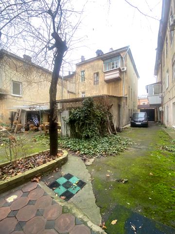 Утьосова вул., 12