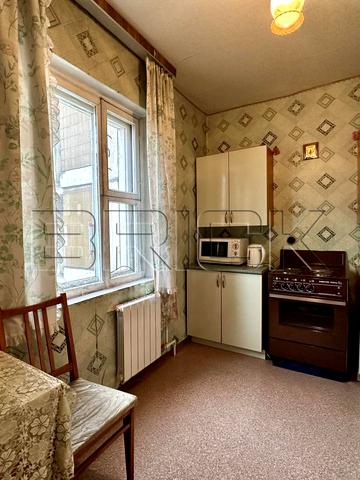 Миколи Ушакова вул., 16