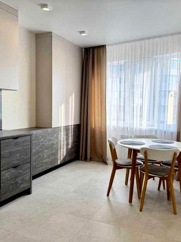 Юліана Матвійчука вул. (), 141