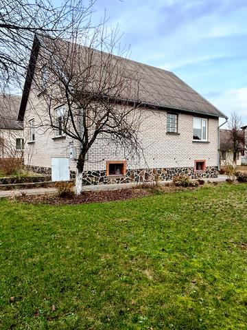 Грушевського вул., 8