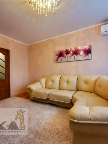 Запорізька вул., 2