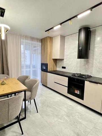 Сергія Корольова вул., 12