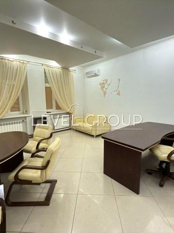 Шовковична вул., 18-Б