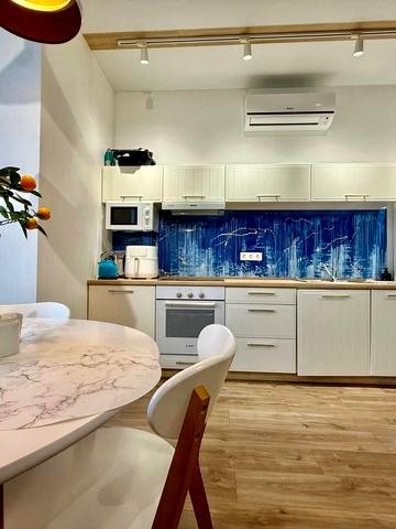 Сімферопольська вул., 2-Л